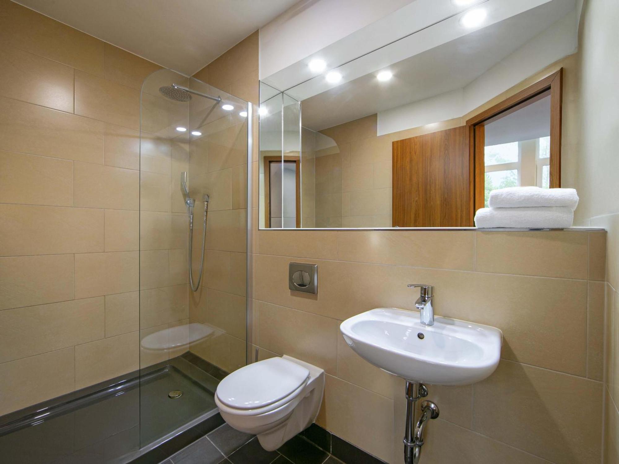 Triple Room,1696629339:JPEG
